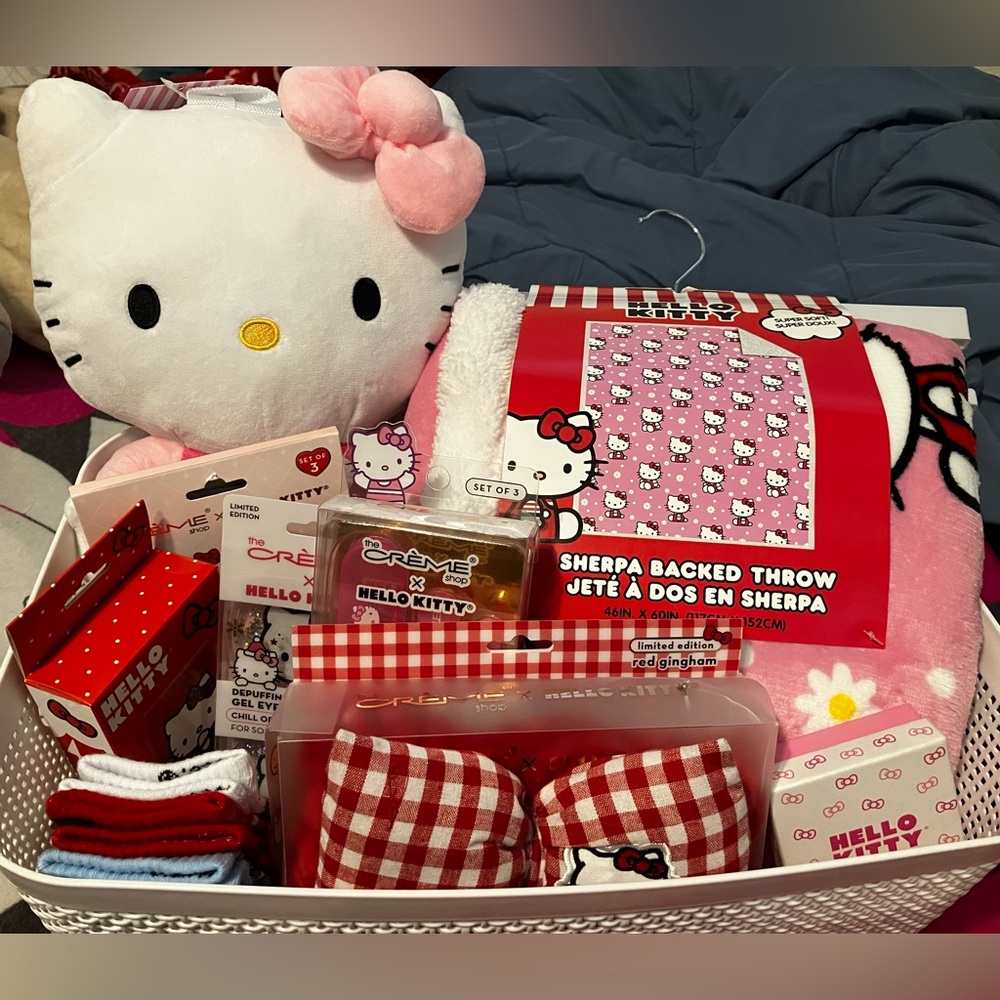 Hello Kitty basket